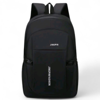 Mochila urbana negra(uso diario/trabajo)